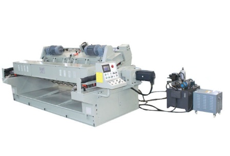 SL2600/5B 数控无轴旋转旋切车床